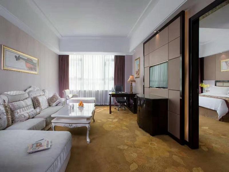 Vienna International Hotel Guangdong Zhongshanbei Station Zhongshan  Exterior photo